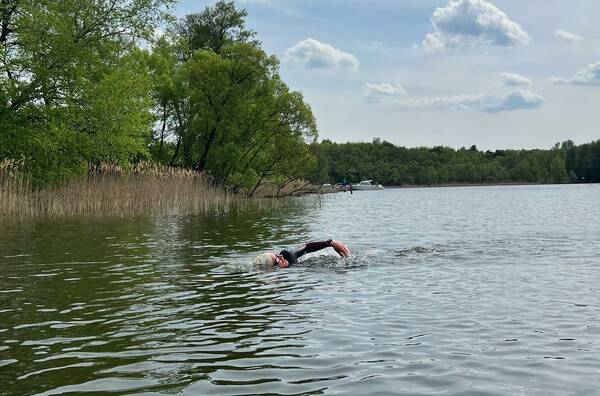 New wetsuit swim test in a fresh Brandenburg lake