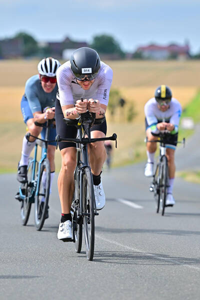 Trying to make myself as aero as possible to beat the wind