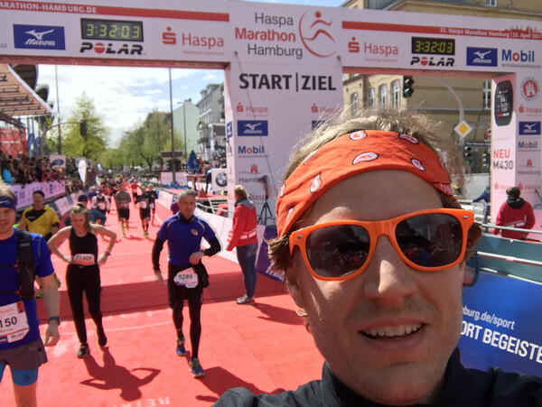 Even a new marathon best in April with 3:26 hours!