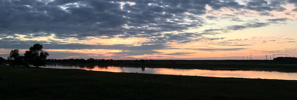 Elbe at night