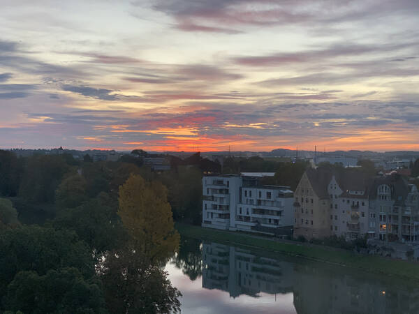 Sunrise run in Ulm, still sore from Waseberg