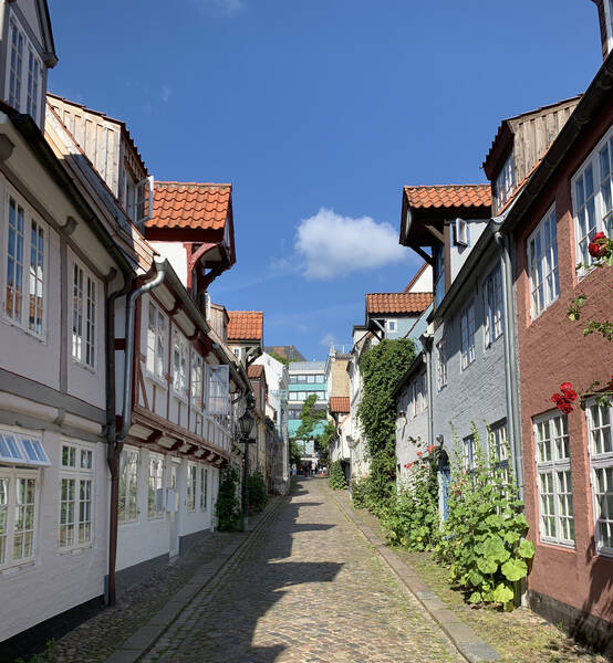 Entering the center, pretty old houses on a cobblestone street