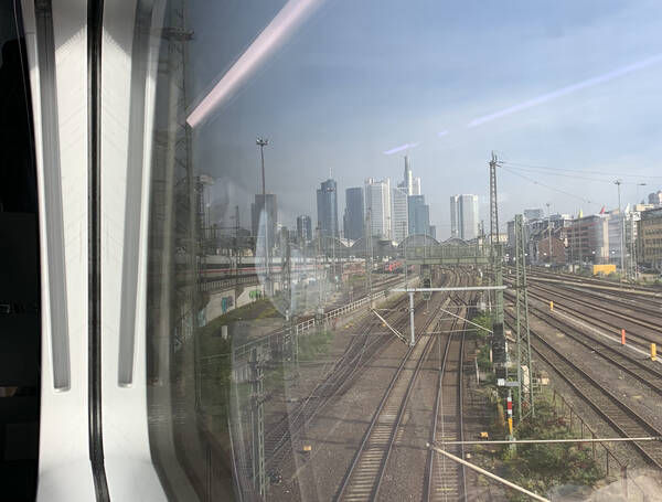 Frankfurt is a city I’ve inexplicably liked for a long time, arriving at central station in an ICE train is not the worst as well