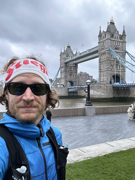 On a trip to London I used the opportunity to plan and run a 32k / 20mi route along all the sights