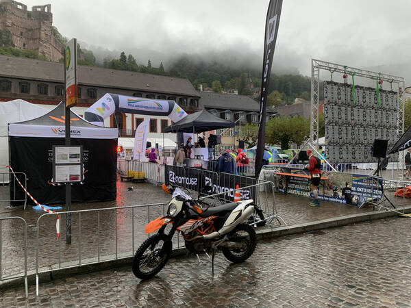 No crowds in the finishing area due to the weather, unfortunately.