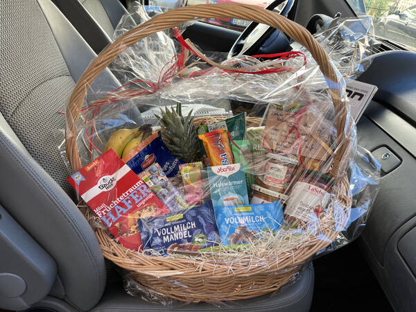 I even received a gift basket for spending my time with them 🤩.