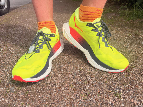 Fast and light carbon-plated trail running shoes