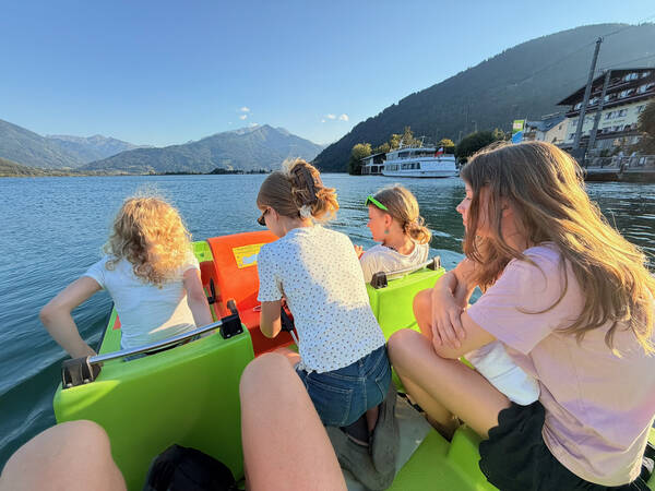 A vacation with my daughters right afterwards really helped — cooling the feet in Lake Zell, for example