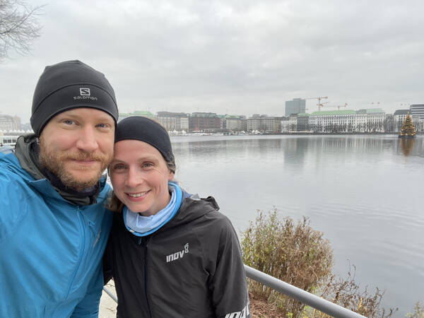 Running with Sophie around Alster lake, which was also our second ever date ~12 years ago – at the time I could barely get around it without walking breaks