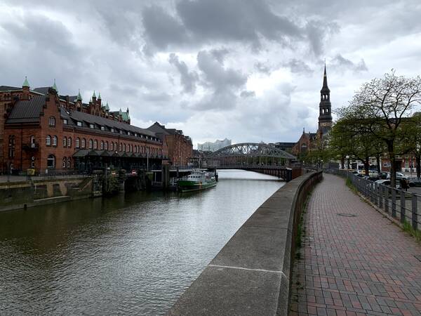 Here, in UNESCO World Heritage area Speicherstadt, I slowly lost my energy.