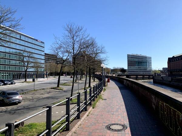 Empty main streets connecting Hamburg’s West and East