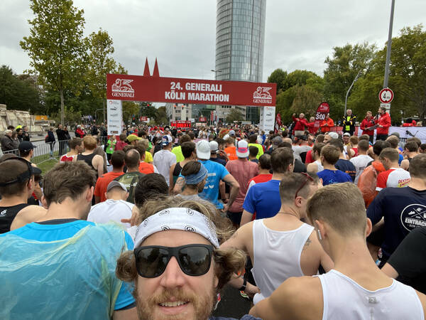 Still hopeful right before the Cologne Marathon start