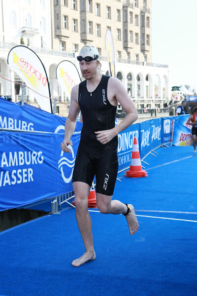 After 1.5 kilometers of swimming in the Alster