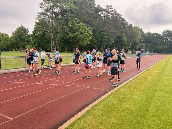 The 100k people getting ready near the starting line