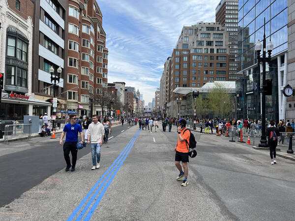 The main sponsoring company (guess who) has painted these three stripes on the street, marking the course