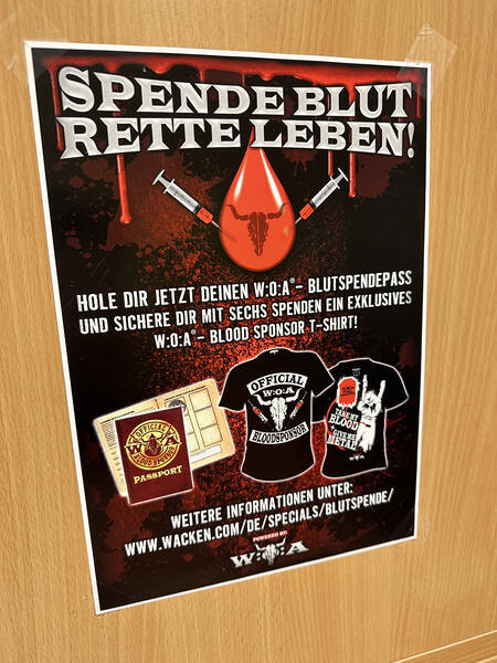 The world’s biggest metal music festival Wacken, which happens to be located near my hometown, has a philanthropic collaboration going on with blood donors – give blood, get a free Wacken Blood Sponsor shirt 🤘🥰