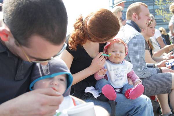 Lunch break: (Till with Levi, behind them Sophie with Julie)