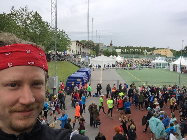 Me in front of the expo area, looking smug for marathon number 18