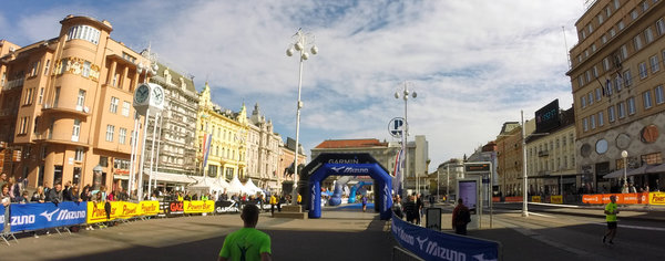 Finish in sight, just some random sponsor’s gates to run through