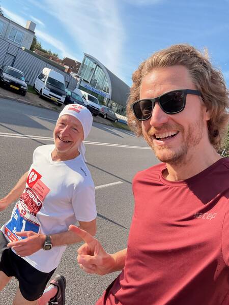 I got to have a chat with Flensburg Marathon race director Stefan – a lovely guy – who got the gift to get to run his own race from his team ❤️